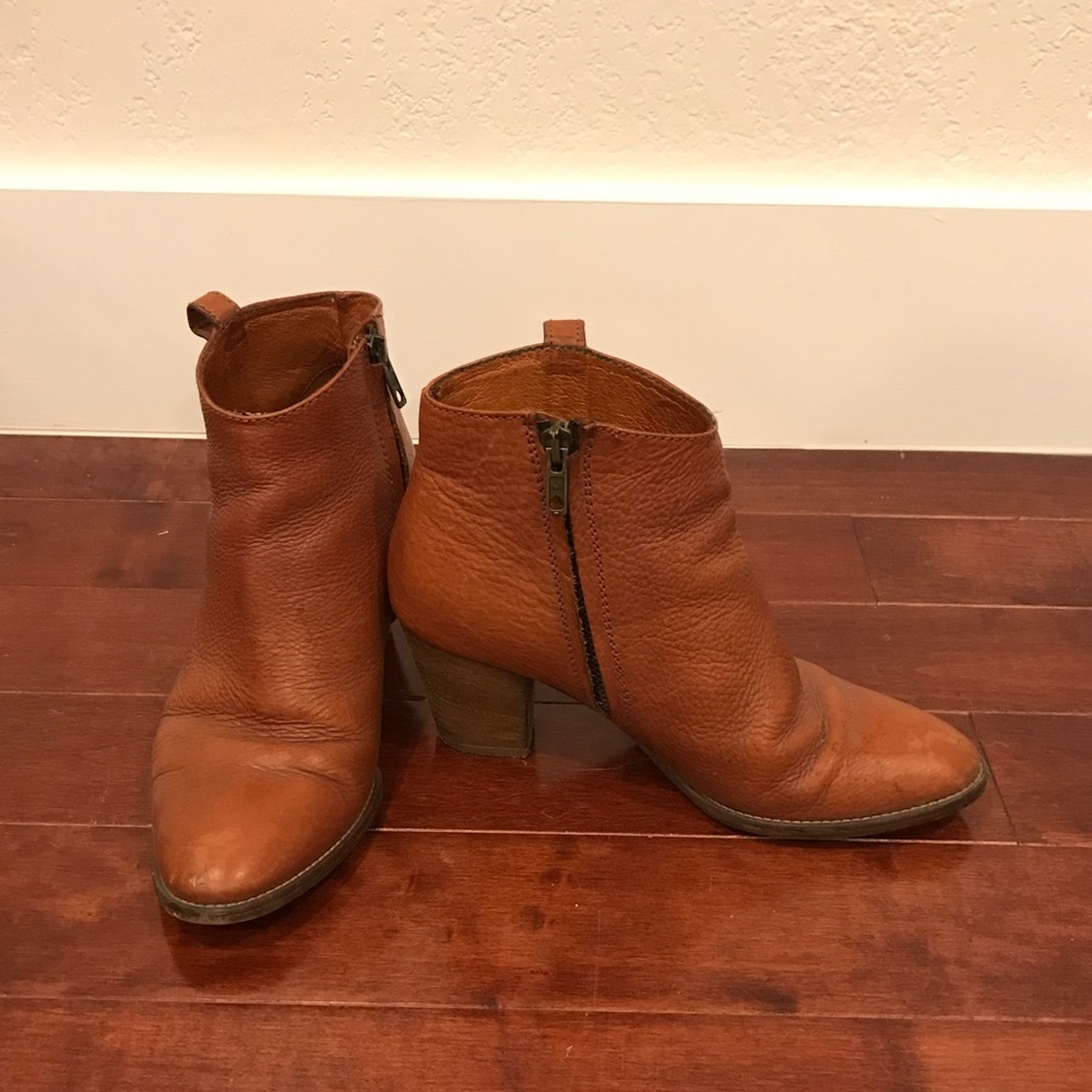 Madewell brown leather bootie